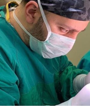 What should be considered in choosing the best nose aesthetic (rhinoplasty) doctor in Istanbul Turkey?